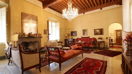 Foto Appartamento in Via Guinigi 2222, Lucca di 324 m² con 9 locali