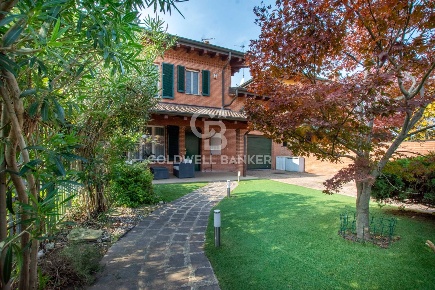 Foto Villa singola in Via Giovanni Paolo, Battuda Centro di 179 m²