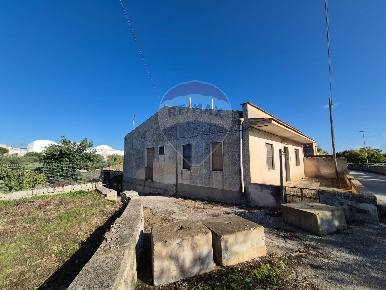 Foto Casa indipendente in via Saitta, Modica Saitta di 290 m² con 8 locali