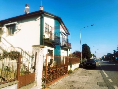 Foto Casa indipendente a Piove di Sacco di 130 m² con 7 locali in vendita