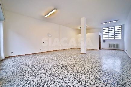 Foto Negozio a Vimodrone di 84 m² con 1 locali in vendita