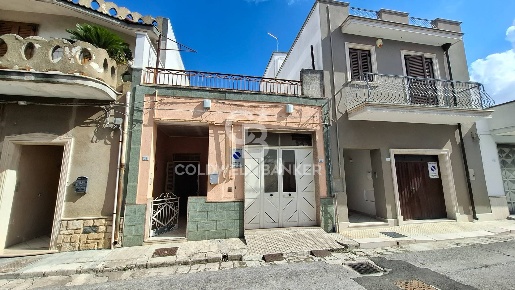 Foto Casa indipendente in via A. Ponchielli, San Donaci di 112 m²