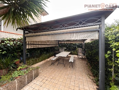 Foto Villa a schiera in via Primo Maggio, Spinetoli Pagliare di 280 m²