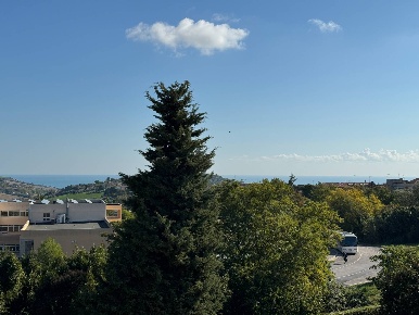 Foto Appartamento a Fermo di 104 m² con 6 locali in vendita