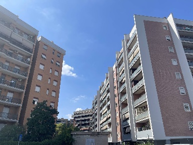 Foto Appartamento in Via Libero Leonardi, Roma Cinecittà di 89 m²