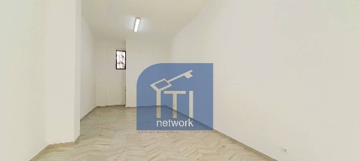 Foto Negozio in VIA GIACOMO LEOPARDI, Cassino Centro di 50 m² con 1 locali