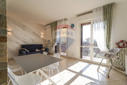 Foto Appartamento in via italia, Muggiò Centro di 88 m² con 3 locali