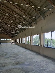 Foto Locale commerciale in Via Sabin, Settimo Milanese Centro di 400 m²