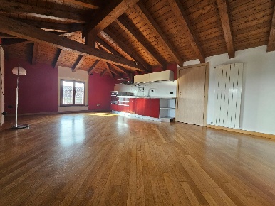 Foto Appartamento in via Bedisco, Oleggio Centro di 104 m² con 3 locali