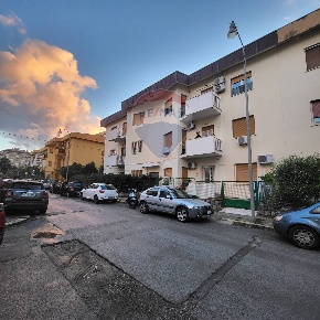 Foto Appartamento in Via Salvatore Riccobono, Palermo di 115 m² in vendita