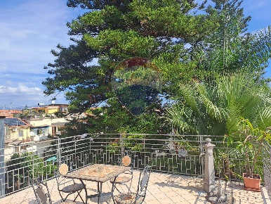 Foto Residence in Piazza VI novembre, Mascali Centro di 650 m² in vendita