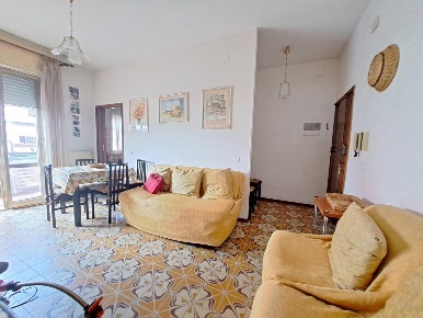 Foto Appartamento a Carrara Marina di Carrara di 76 m² con 4 locali