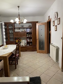 Foto Appartamento a Carrara Centro di 110 m² con 4 locali in vendita