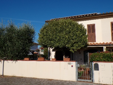 Foto Villa bifamiliare a Cascina Navacchio Nord - Zambra di 140 m²
