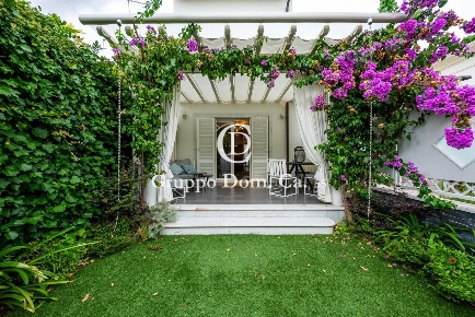 Foto Villa a schiera a Forte dei Marmi Centro di 102 m² con 4 locali