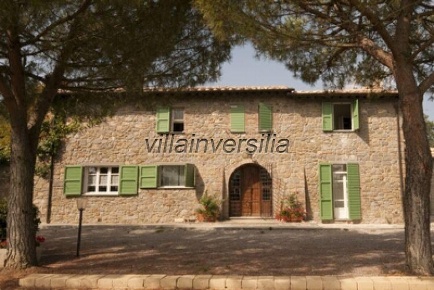 Foto Casale a Cortona di 400 m² con 10 locali in vendita