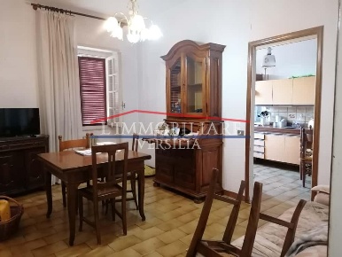 Foto Appartamento a Massa Centro di 150 m² con 7 locali in vendita