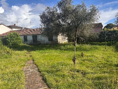 Foto Casa indipendente a Viareggio Torre del Lago di 280 m² con 15 locali