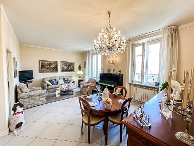 Foto Appartamento in Via Giuseppe Verdi 7, Viareggio Lungomare di 103 m²