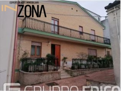 Foto Appartamento in Vico  Cesare Cantu00f9, Ascoli Satriano di 209 m²