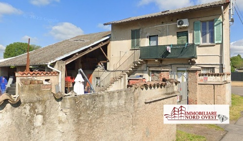 Foto Casa indipendente in Via I Maggio, Magenta Centro di 100 m² in vendita