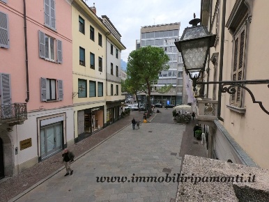 Foto Ufficio in Vicolo san Giacomo, Lecco Centro di 120 m² con 4 locali