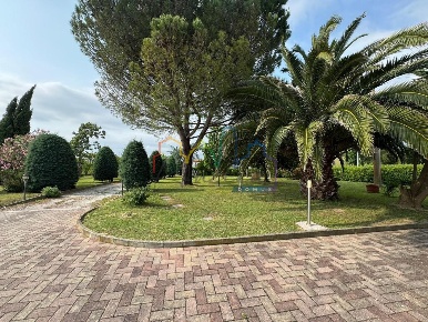 Foto Villa bifamiliare a San Giuliano Terme di 115 m² con 4 locali