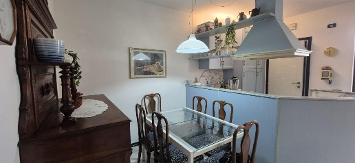 Foto Appartamento a Viareggio Centro di 100 m² con 4 locali in vendita