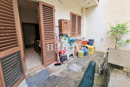 Foto Casa indipendente a Campi Bisenzio Centro di 120 m² con 5 locali