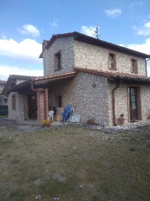 Foto Villa bifamiliare a Volterra di 120 m² con 8 locali in vendita
