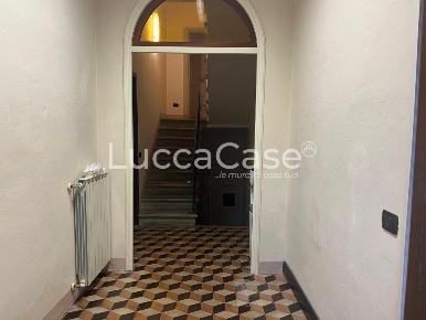 Foto Ufficio a Lucca San Marco - Acquacalda di 100 m² con 5 locali