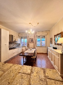 Foto Appartamento a Pontedera Oltrera di 104 m² con 6 locali in vendita
