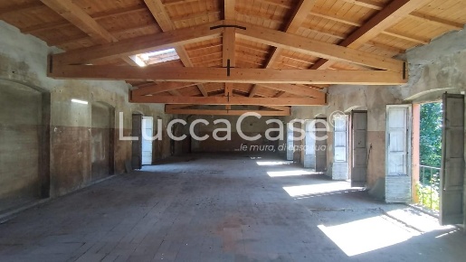 Foto Loft a Lucca Ponte a Moriano di 160 m² con 1 locali in vendita