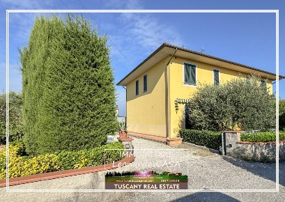 Foto Villa bifamiliare a Lamporecchio Centro di 140 m² con 5 locali