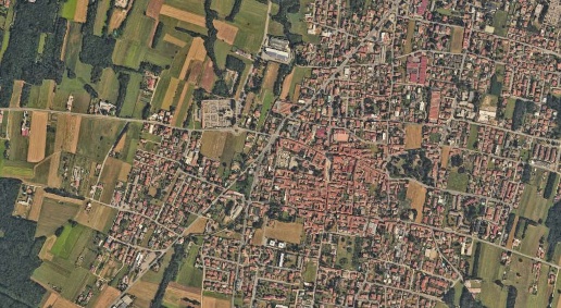 Foto Appartamento in Via Roma, Samarate Centro di 87 m² con 5 locali