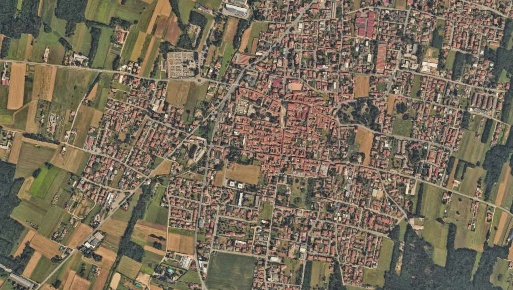 Foto Appartamento in Via Roma, Samarate Centro di 76 m² con 4 locali