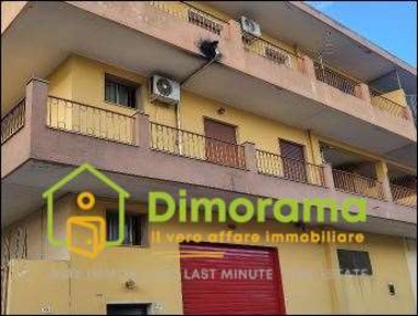 Foto Appartamento in Via Goceano 21, Assemini Centro di 176 m² con 8 locali