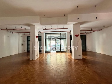 Foto Negozio in via Cervignano  34, Catania Corso Italia - Europa di 125 m²