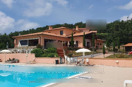 Foto Negozio in Via castagnetana, Monteverdi Marittimo di 615 m² in vendita