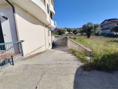 Foto Magazzino a Squillace di 83 m² con 1 locali in vendita