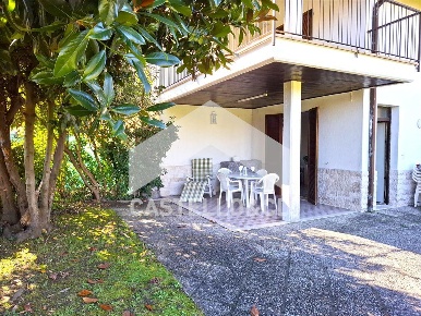 Foto Appartamento in Via Prais, Padenghe sul Garda Centro di 65 m²