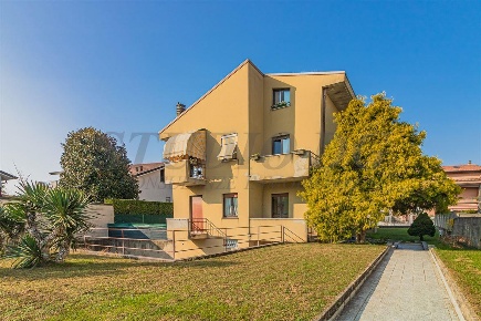 Foto Appartamento in Via Venezia, Seveso Altopiano, Baruccana di 70 m²