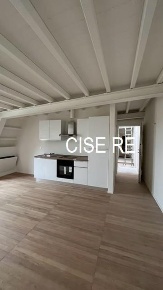 Foto Appartamento in VIA FOGAZZARO, Milano Montenero di 81 m² con 3 locali
