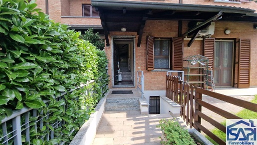 Foto Case semi ndipendenti in VIA PARRI, Solaro Centro di 99 m² in vendita