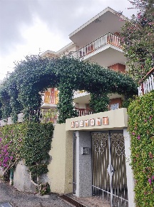 Foto Appartamento a Ospedaletti di 60 m² con 2 locali in vendita