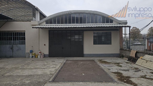 Foto Capannone industriale in Via Strada Padana Superiore 11, di 380 m²