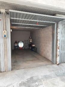 Foto Box in via ghidoli, Vittuone di 13 m² in vendita