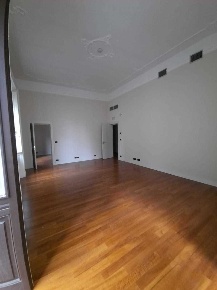 Foto Ufficio a Piacenza Centro Storico di 220 m² con 12 locali in affitto