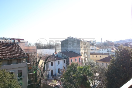 Foto Appartamento in Contra' San Bortolo, Vicenza di 80 m² con 5 locali