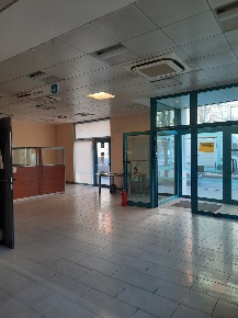 Foto Locale commerciale a Piacenza Via Colombo di 300 m² con 11 locali